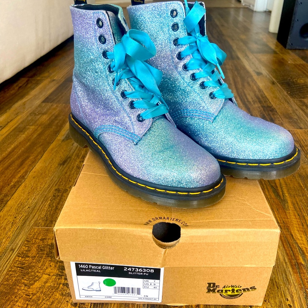Dr. Martens size 9 women